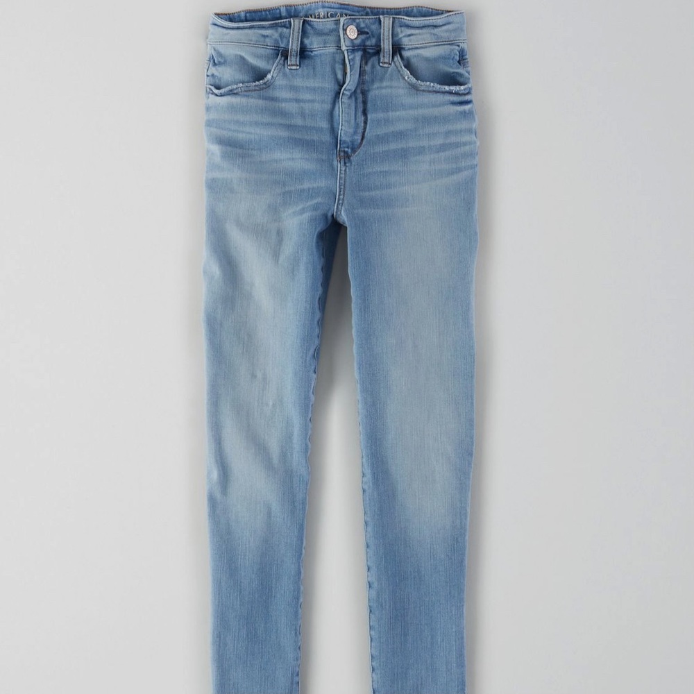 AMERICAN EAGLE